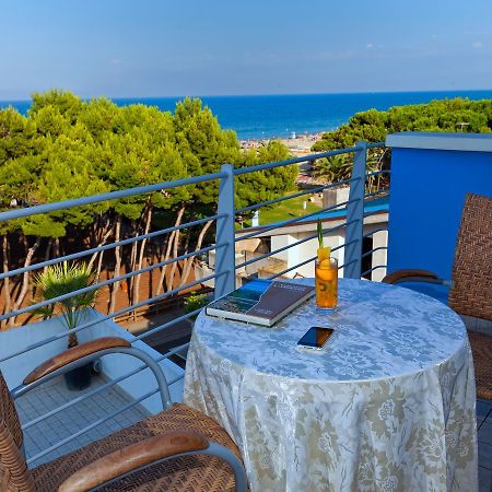 Hotel Antares Alba Adriatica Luaran gambar