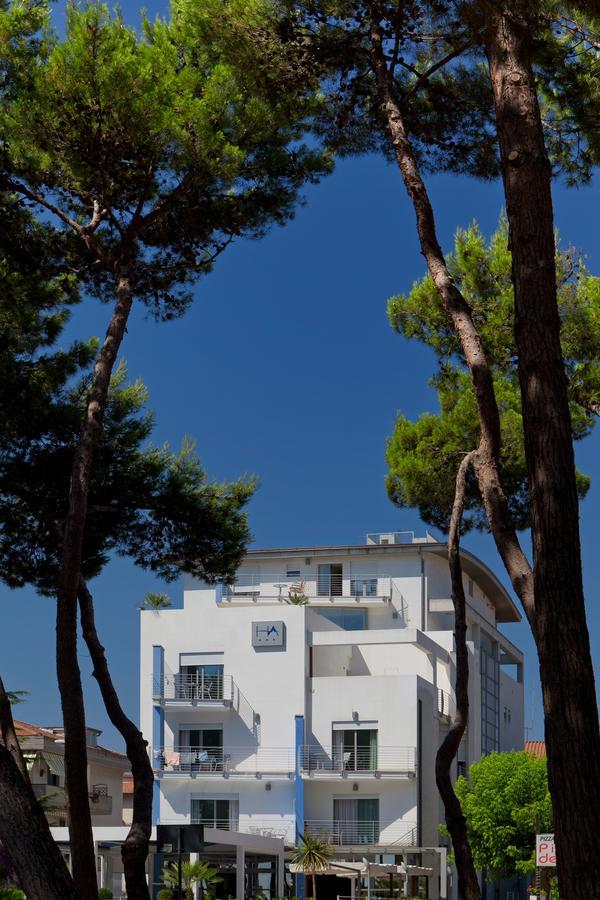 Hotel Antares Alba Adriatica Luaran gambar